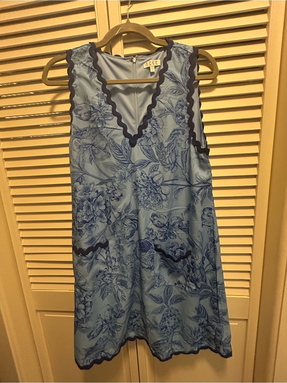 TCEC Light Blue Floral Shift Dress with Navy Scalloped Trim